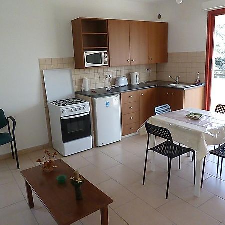 Valentinos Court Apartment Paphos Room photo