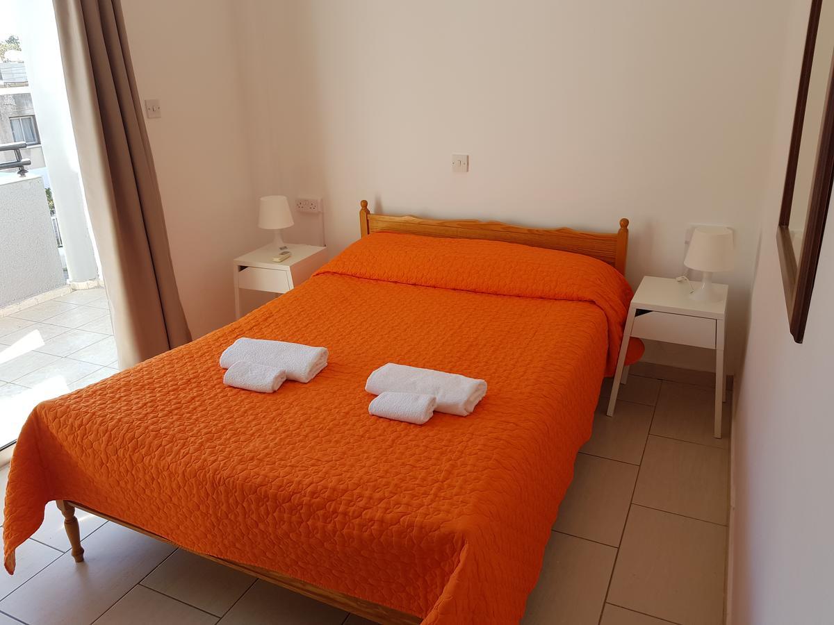 Valentinos Court Apartment Paphos Exterior photo