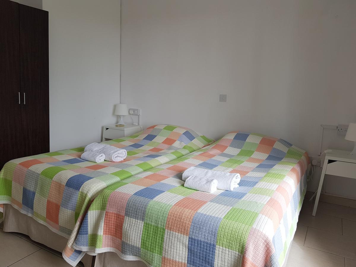 Valentinos Court Apartment Paphos Exterior photo