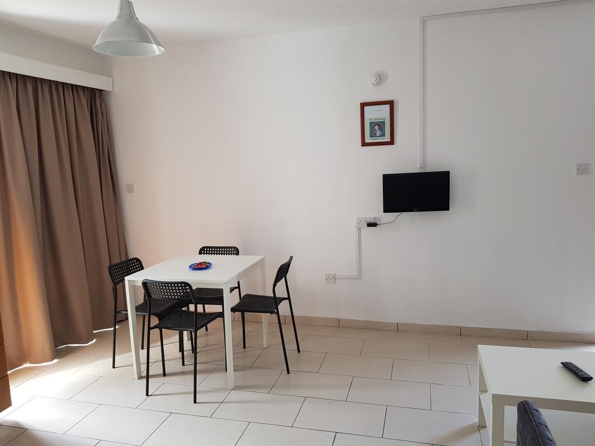 Valentinos Court Apartment Paphos Exterior photo