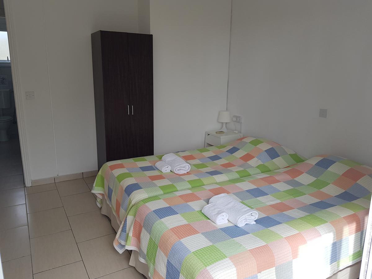 Valentinos Court Apartment Paphos Exterior photo