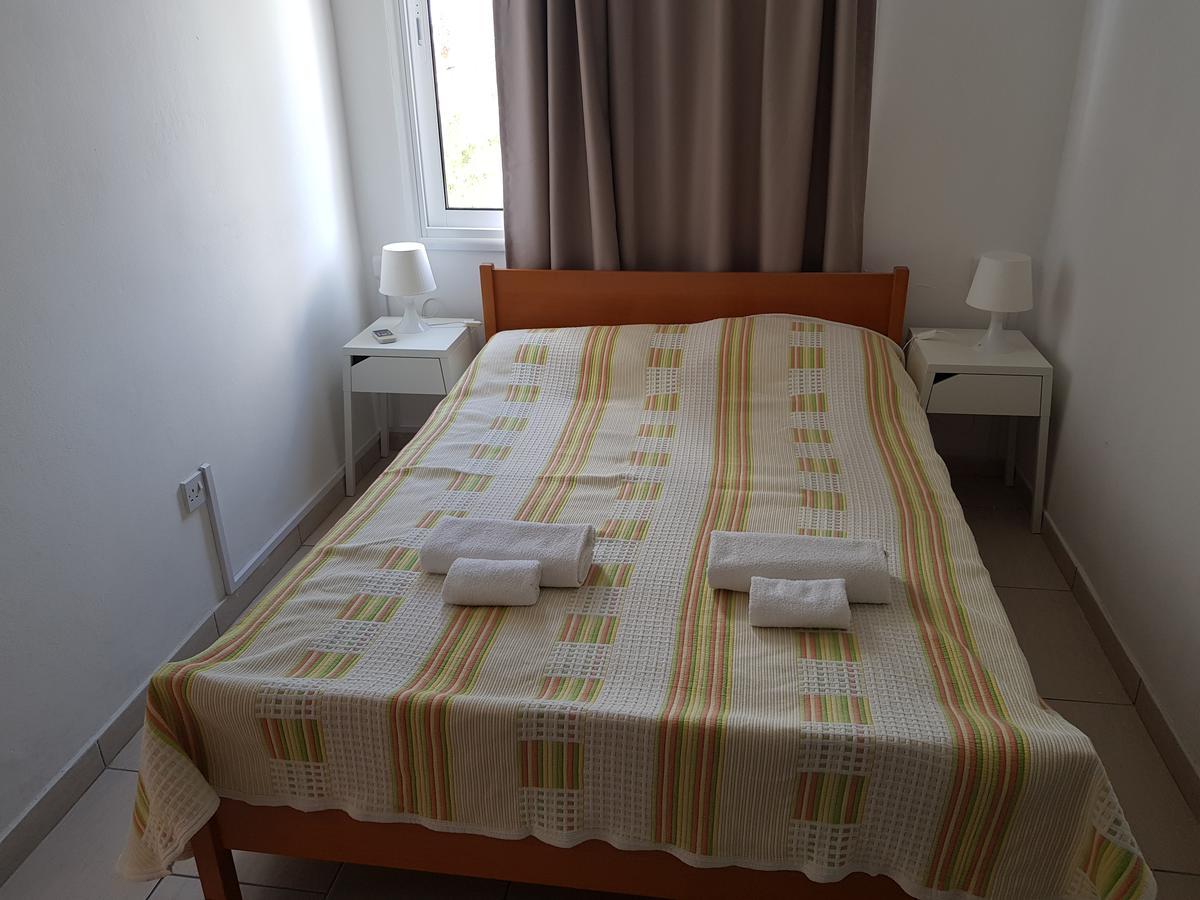 Valentinos Court Apartment Paphos Exterior photo